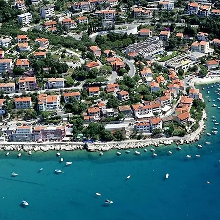 Ana 1069 * Rabac